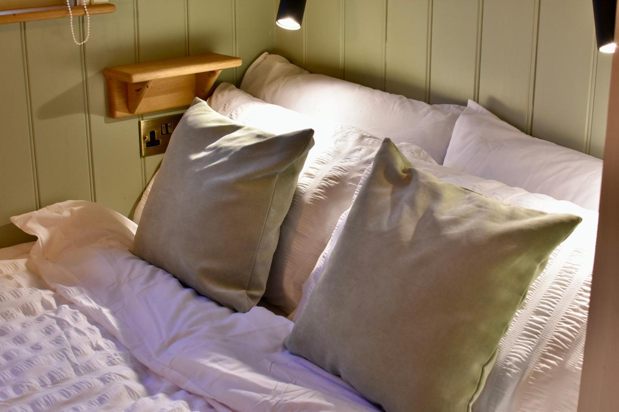 The Deer Hut Apartamento Burpham Exterior foto
