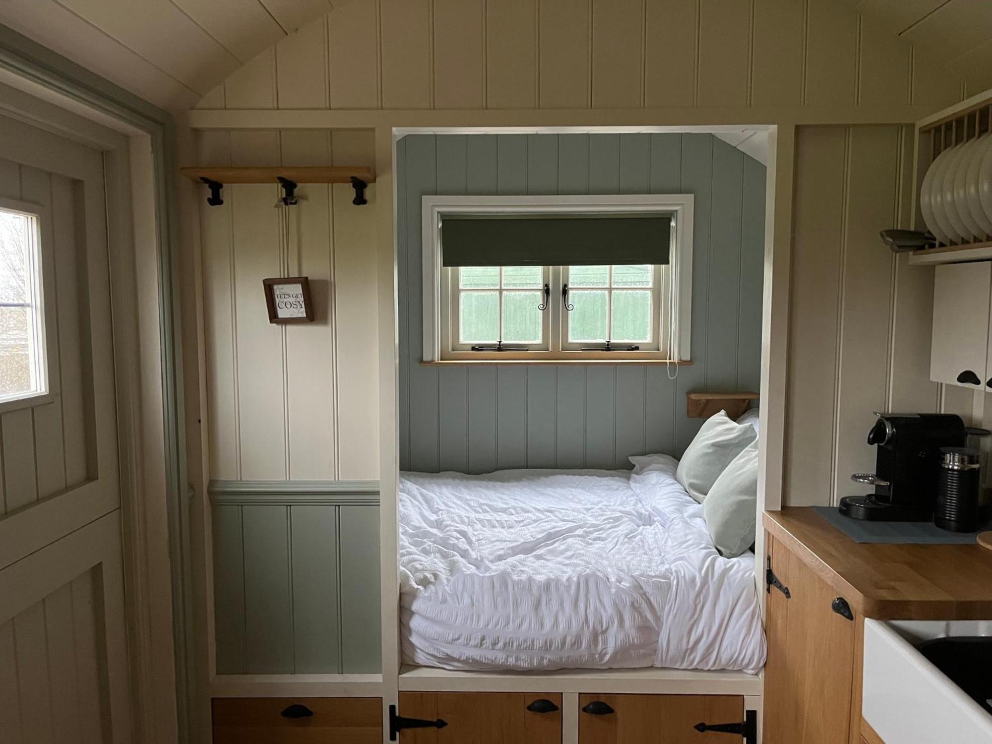 The Deer Hut Apartamento Burpham Exterior foto