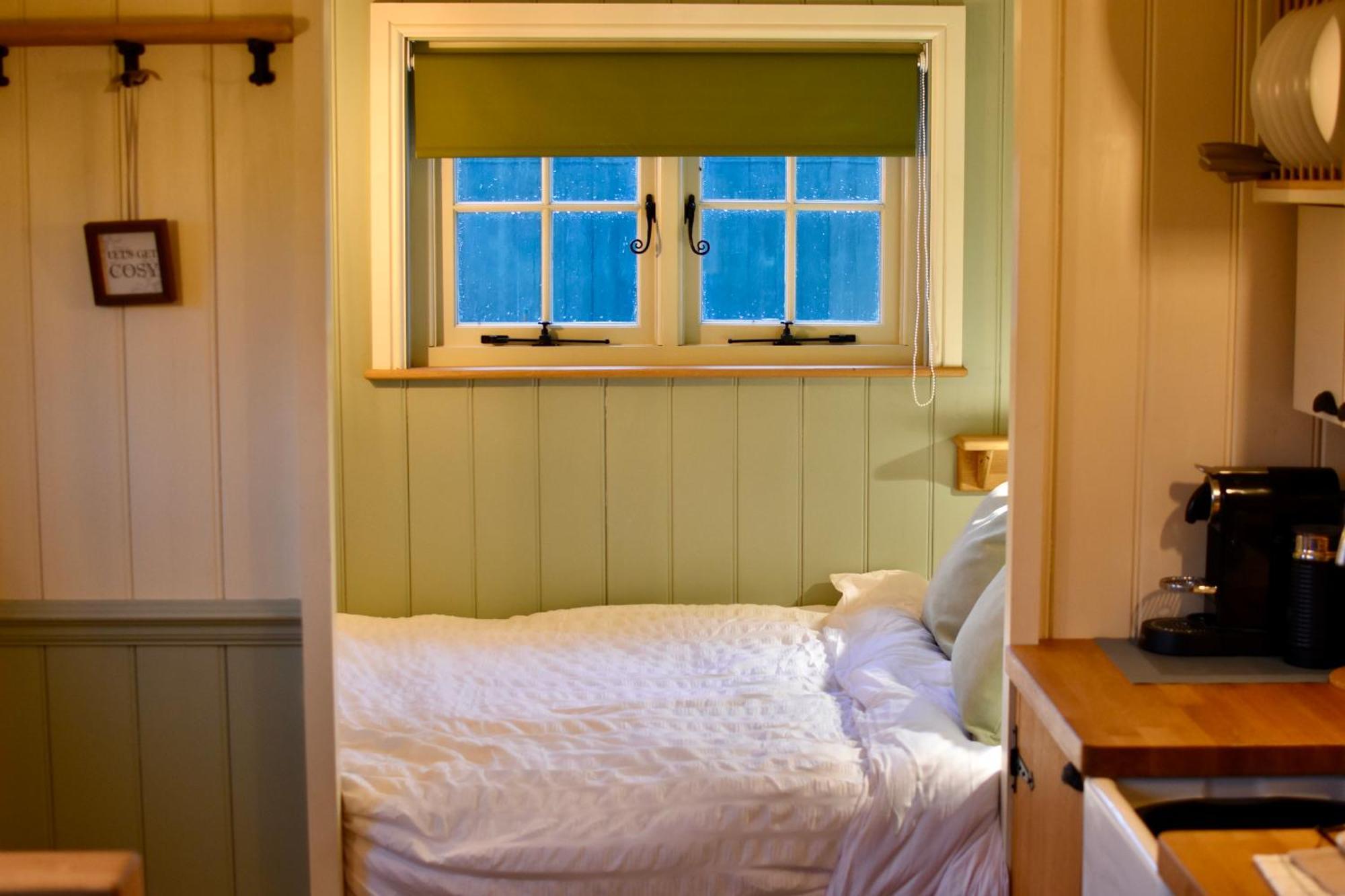 The Deer Hut Apartamento Burpham Exterior foto